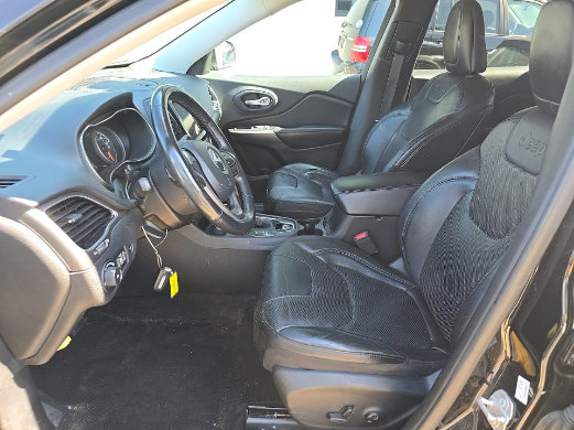 Used 2019 Jeep Cherokee Limited AWD/4WD image 3