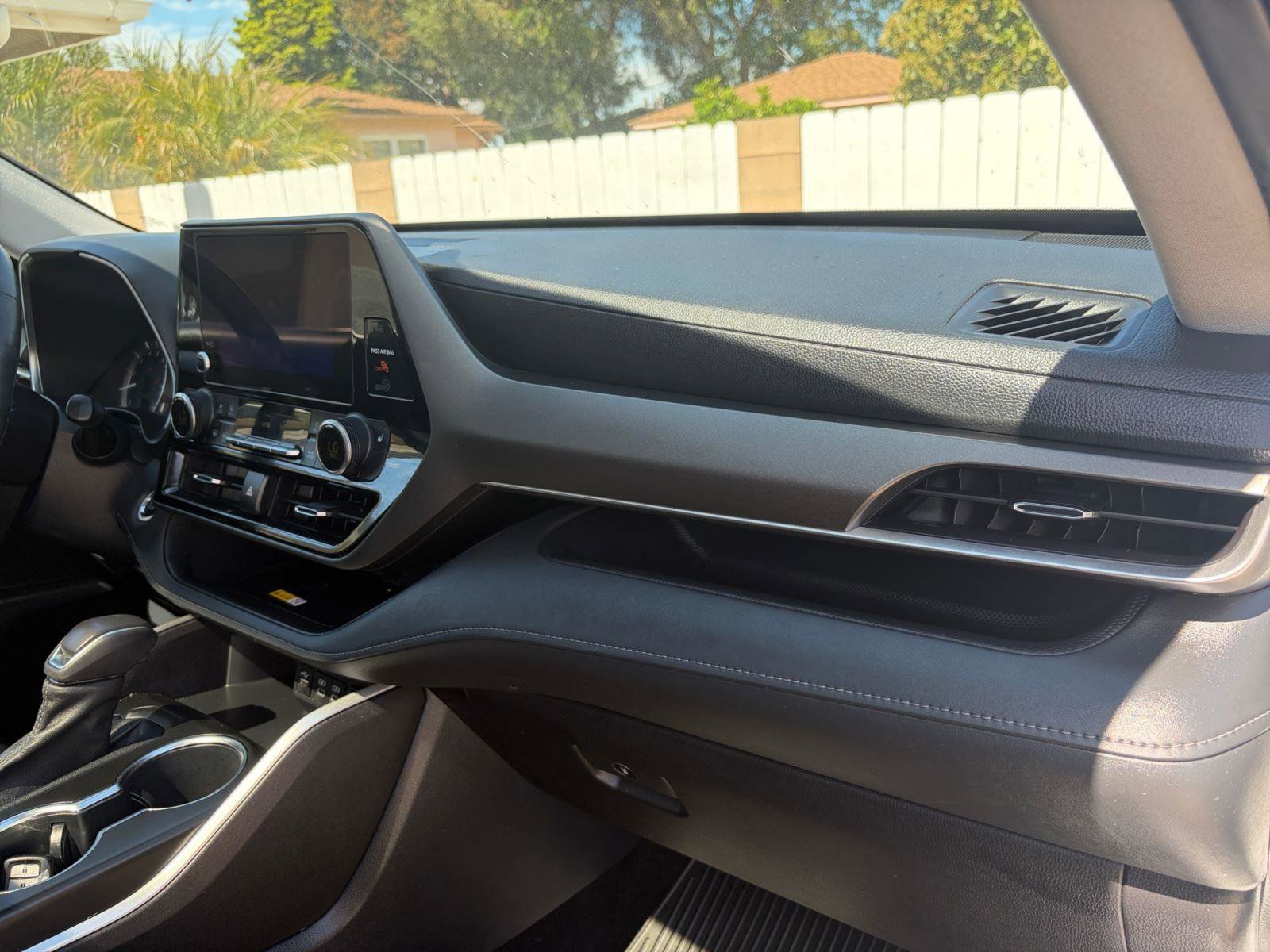 Used 2023 Toyota Highlander XLE image 35