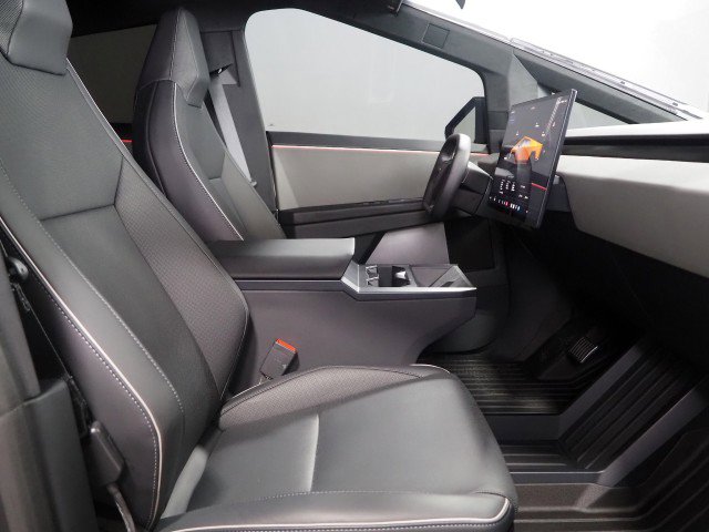 Used 2024 Tesla Cybertruck AWD Crew Cab image 15
