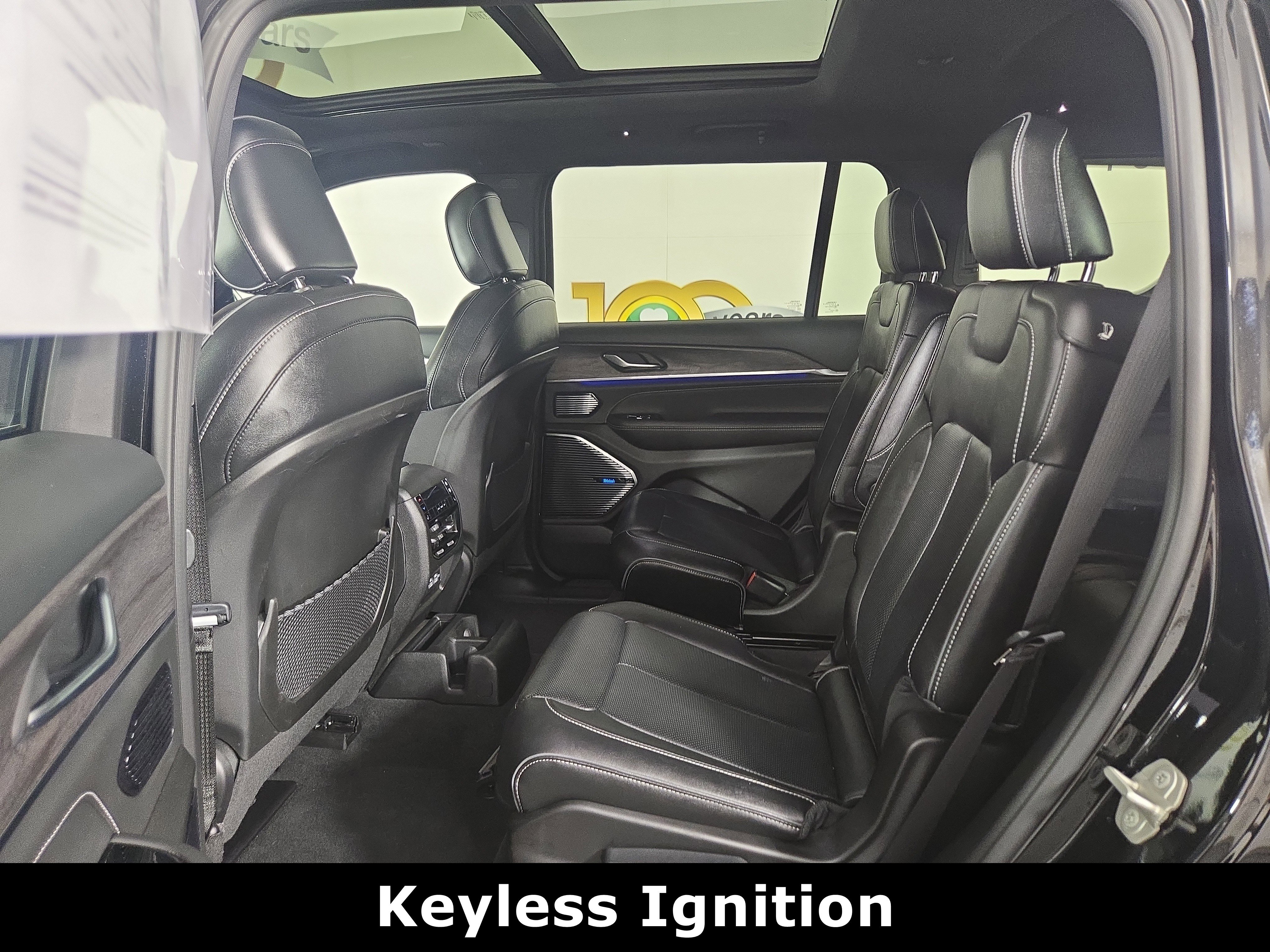 Used 2023 Jeep Grand Cherokee L Overland AWD/4WD image 12