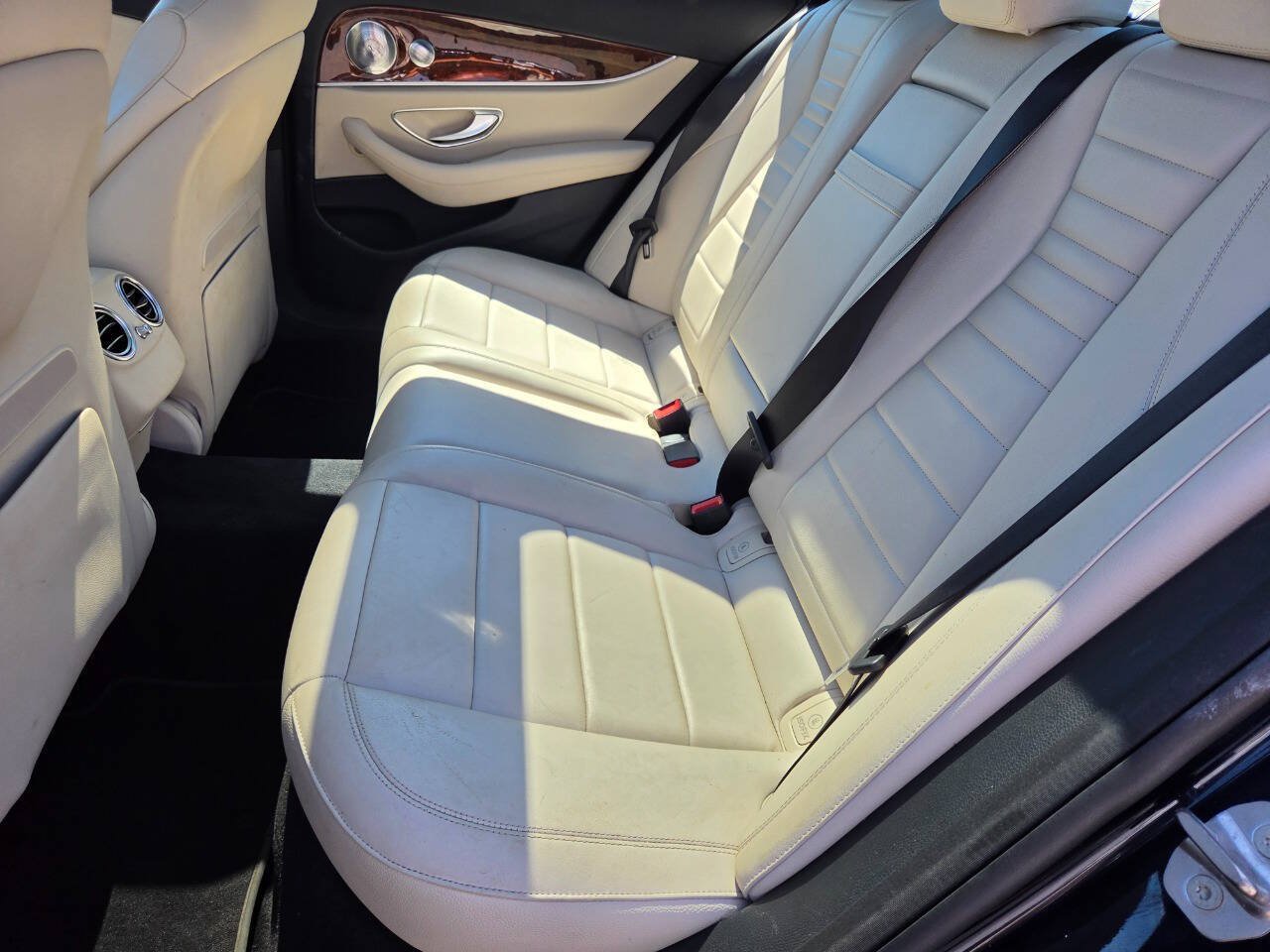 Used 2017 Mercedes-Benz E 300 4MATIC image 24