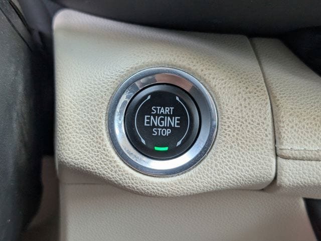 Used 2022 Buick Envision Essence w/ Technology Package I FWD image 20