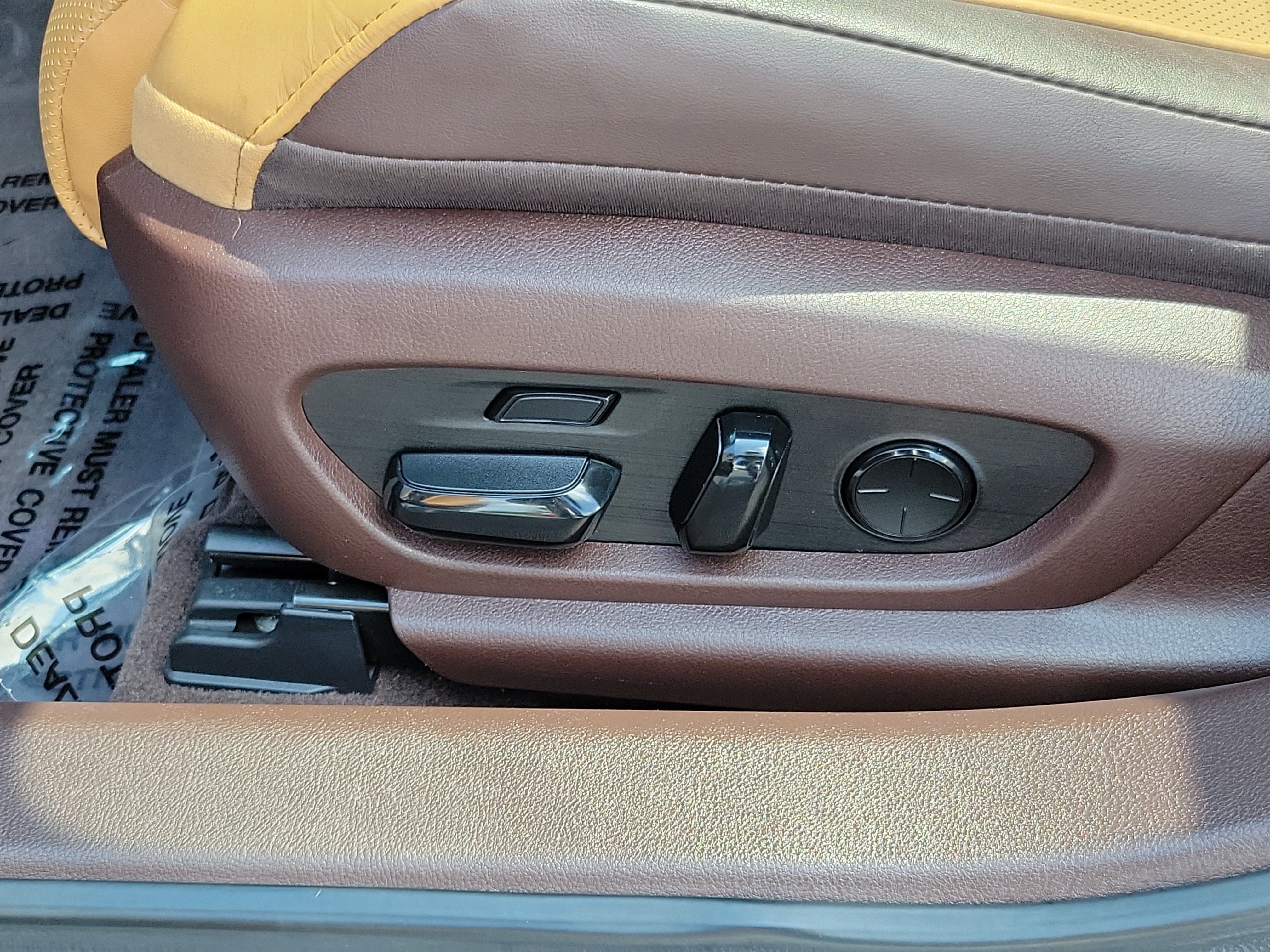Used 2020 Lexus ES 350 Ultra Luxury w/ Accessory Package 2 FWD image 23