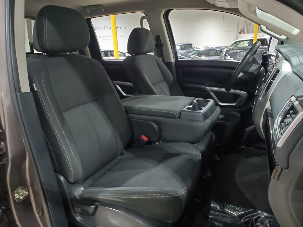 Used 2017 Nissan Titan SV AWD/4WD image 13