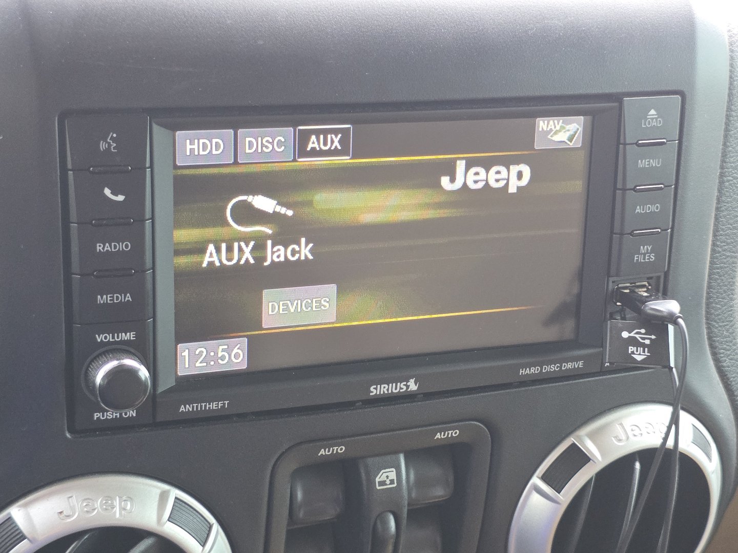 Used 2014 Jeep Wrangler Unlimited Sahara w/ Connectivity Group AWD/4WD image 3