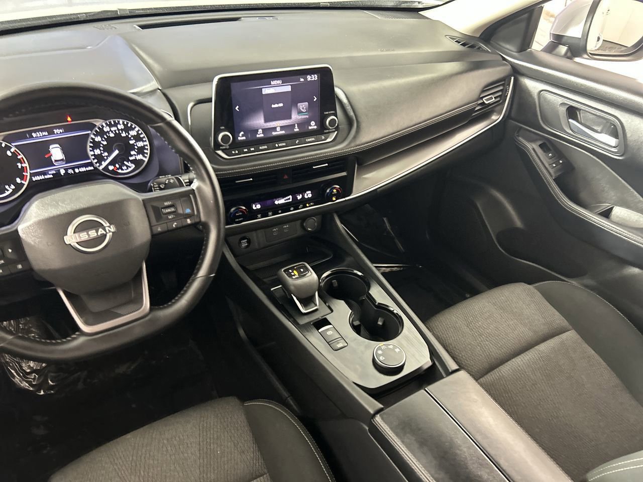 Used 2025 Nissan Rogue SV AWD/4WD image 22