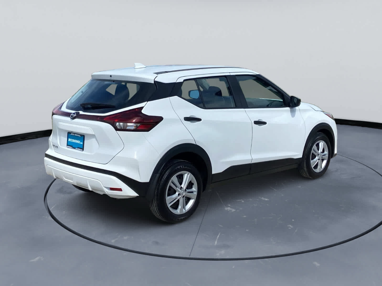 Used 2025 Nissan Kicks Play S FWD image 6
