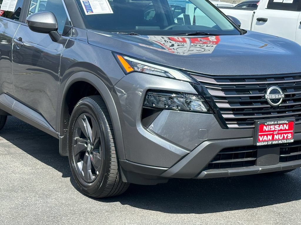 Used 2026 Nissan Rogue SV FWD image 11