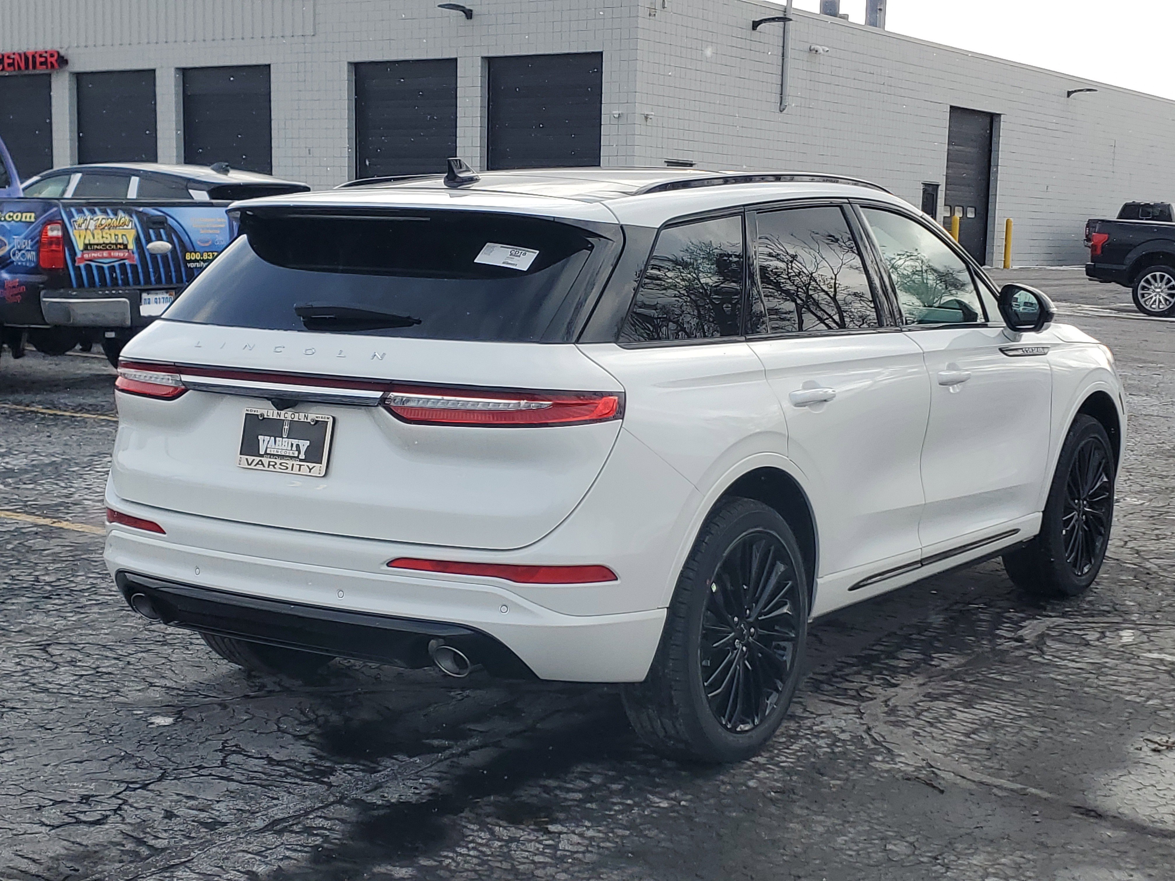 New 2026 Lincoln Corsair Reserve w/ Jet Appearance Package image 4