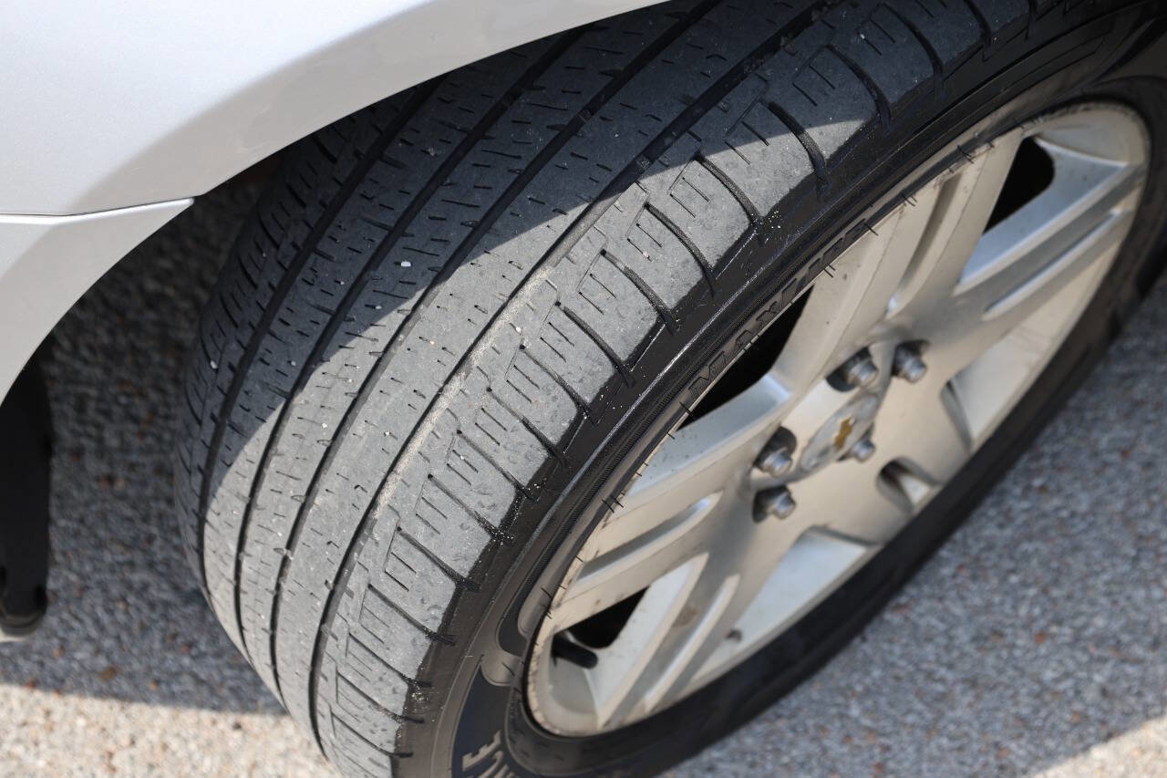 Used 2011 Chevrolet Impala LT w/ Luxury Edition Package FWD image 23