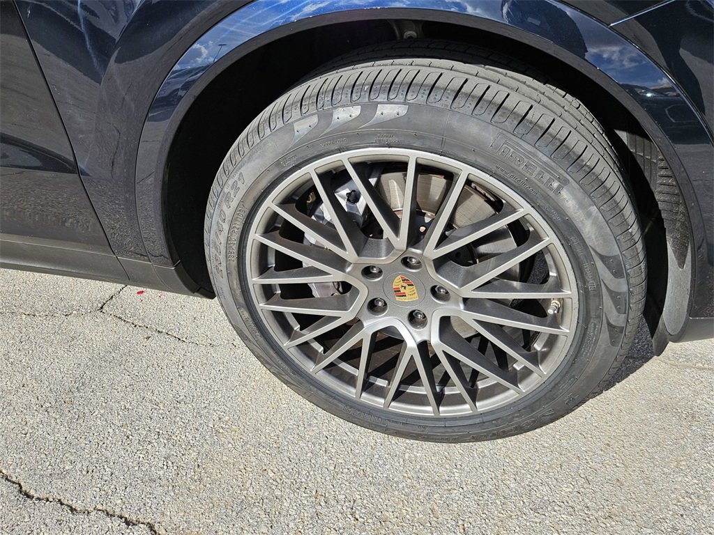 Used 2022 Porsche Cayenne image 41