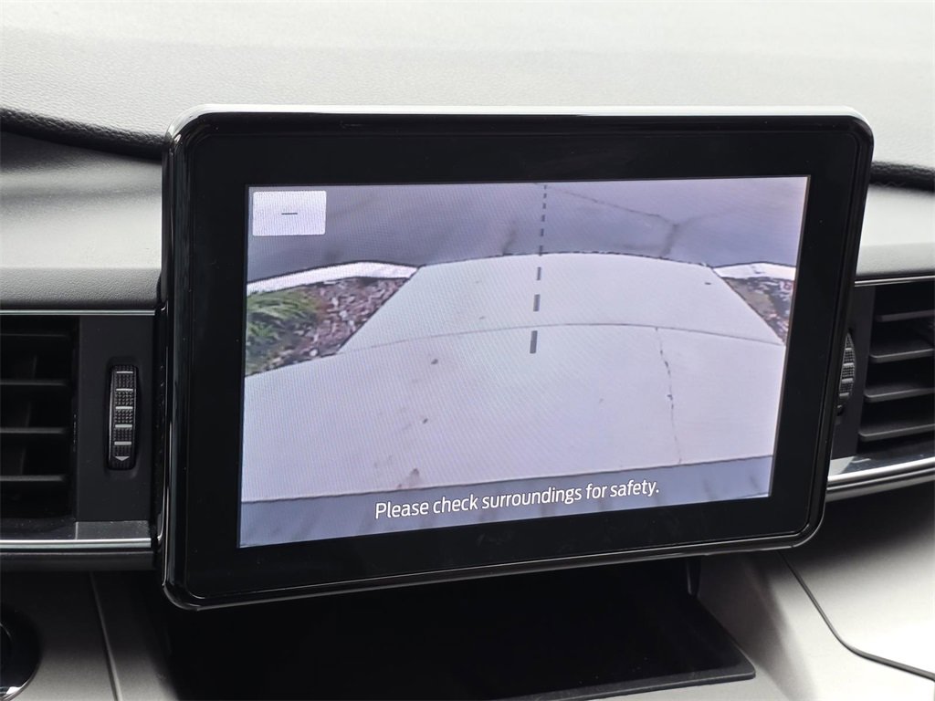 Used 2021 Ford Explorer XLT w/ Equipment Group 202A image 18