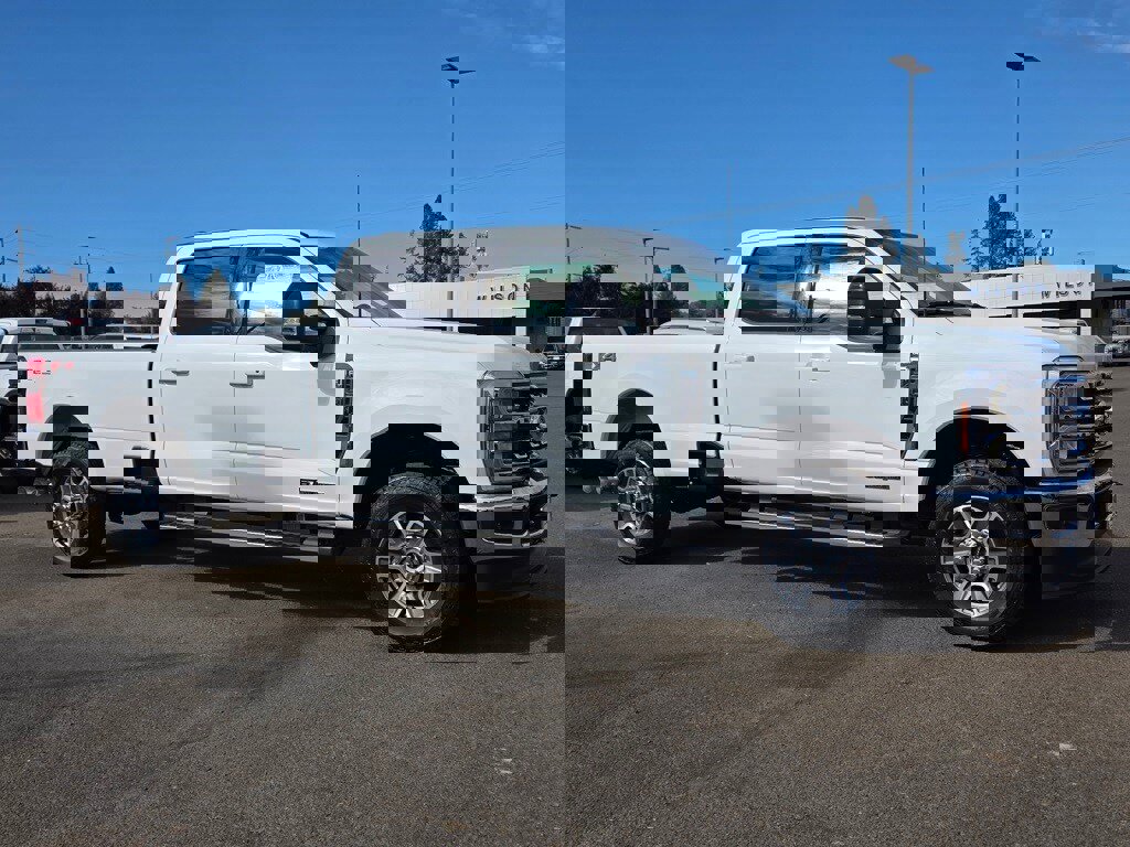 New 2026 Ford F350 Lariat w/ FX4 Off-Road Package image 26