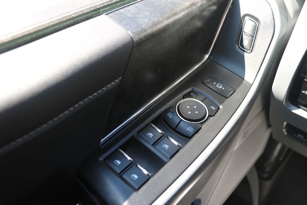 Used 2023 Ford F250 XLT w/ XLT Premium Package image 9