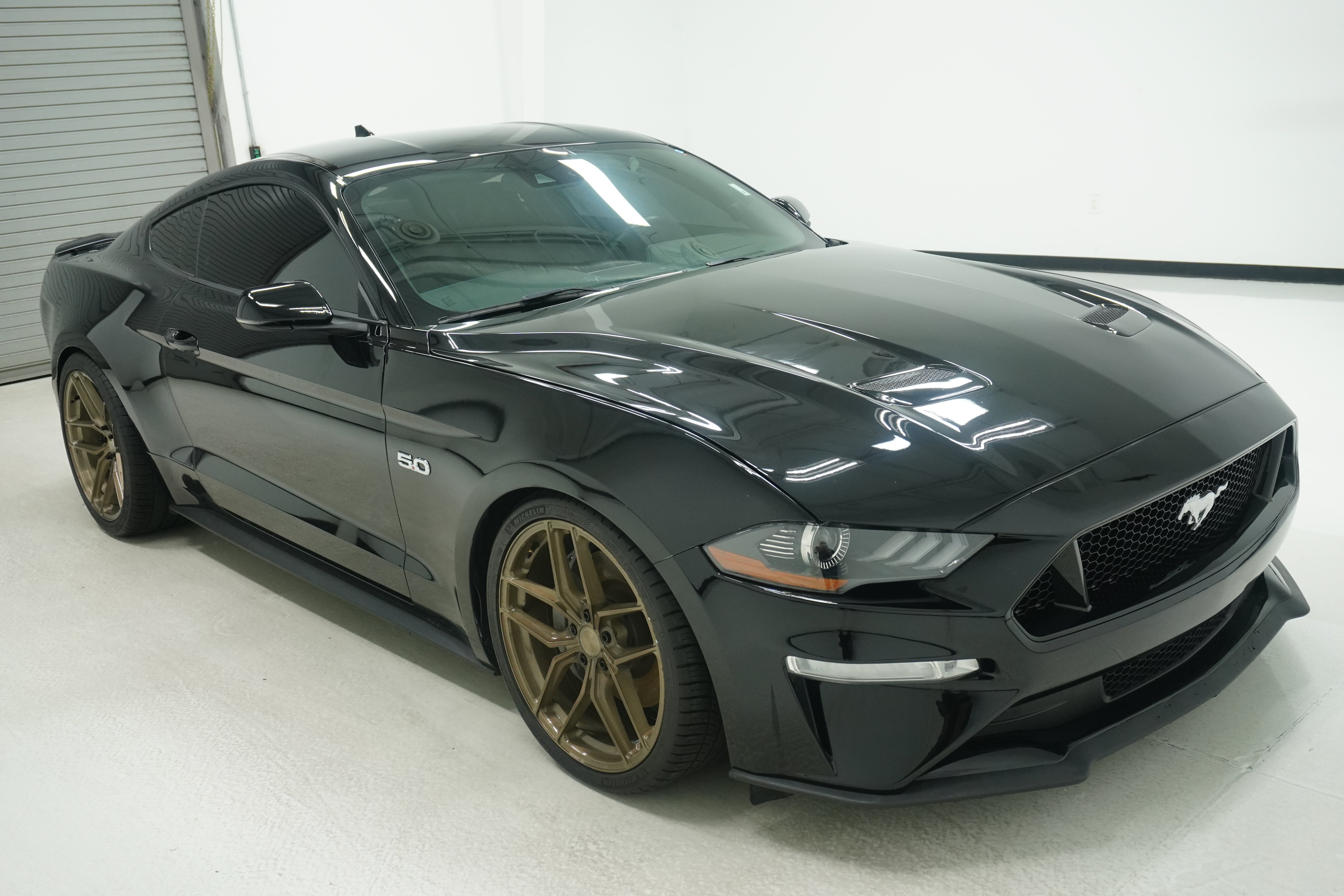 Used 2022 Ford Mustang GT Premium w/ Equipment Group 401A RWD image 3