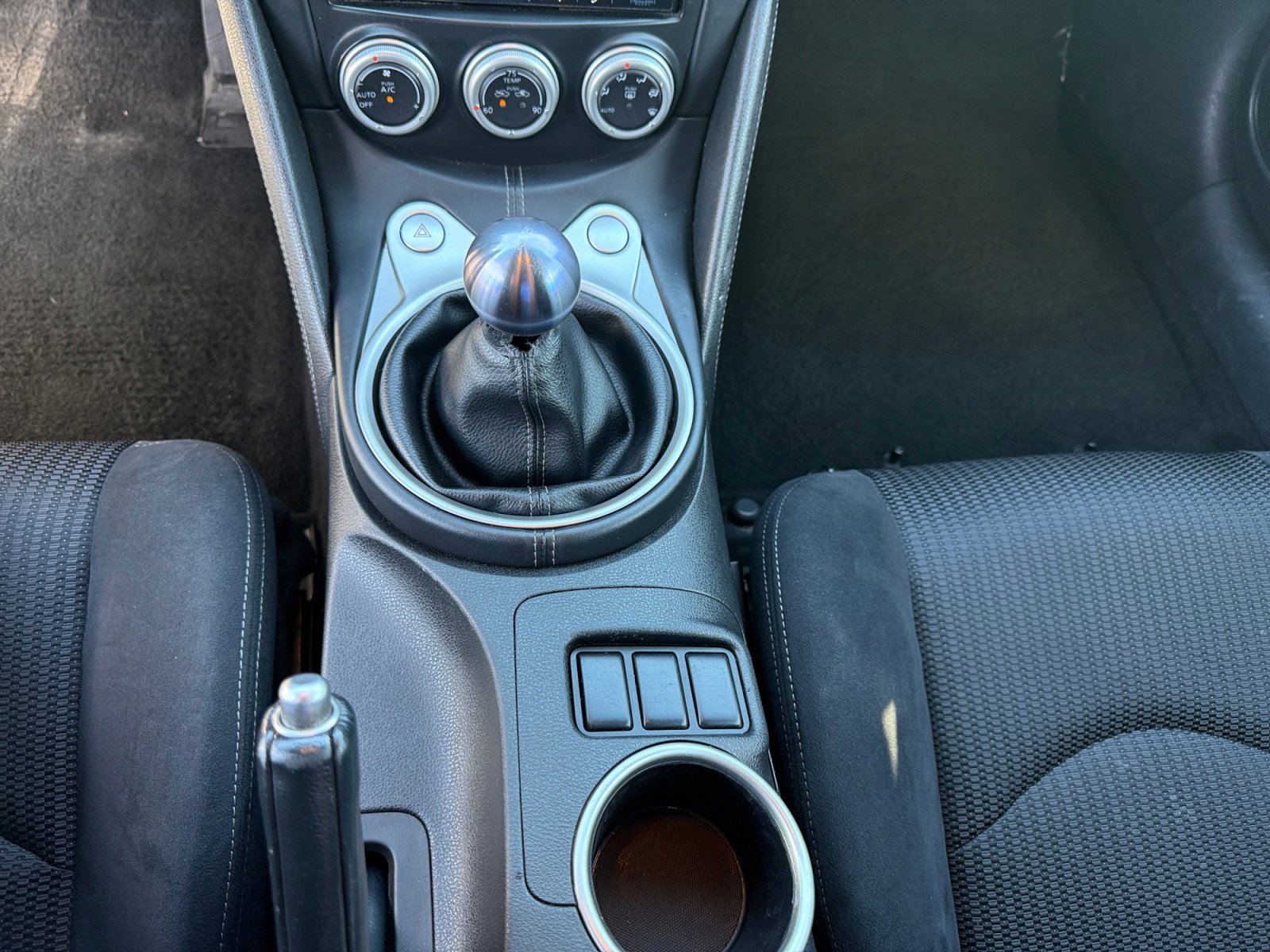 Used 2017 Nissan 370Z Coupe RWD image 13