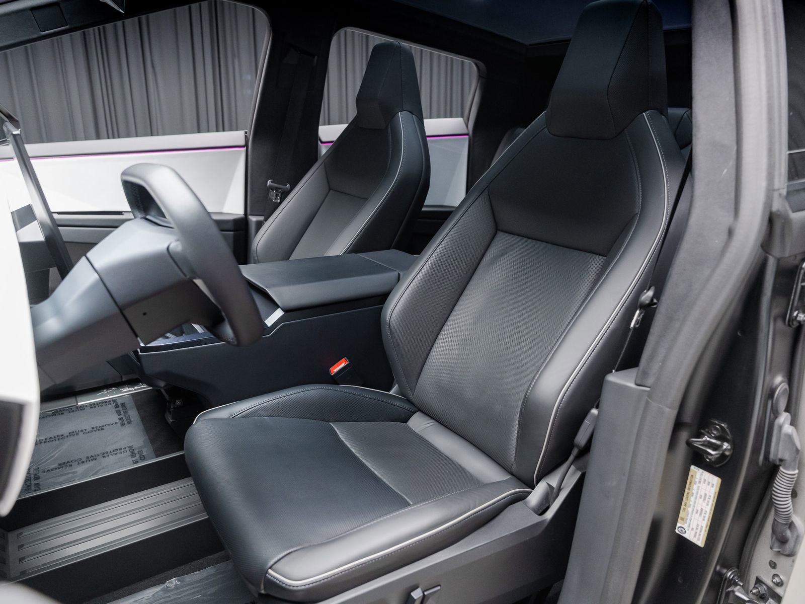 Used 2024 Tesla Cybertruck AWD Crew Cab image 32