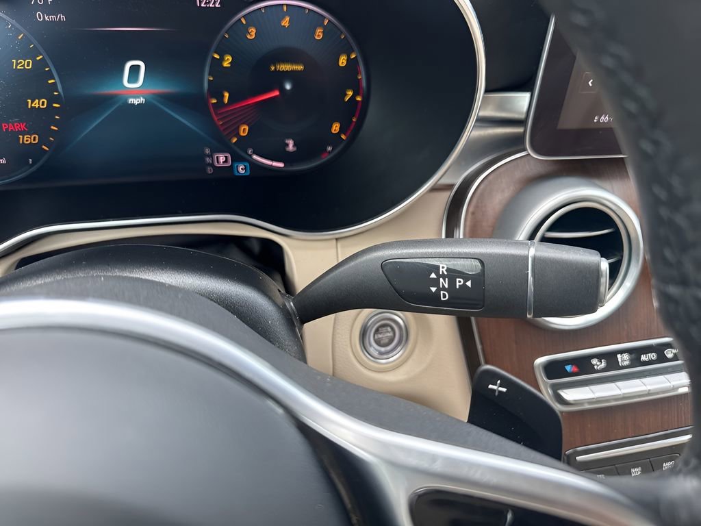 Used 2021 Mercedes-Benz GLC 300 4MATIC image 17