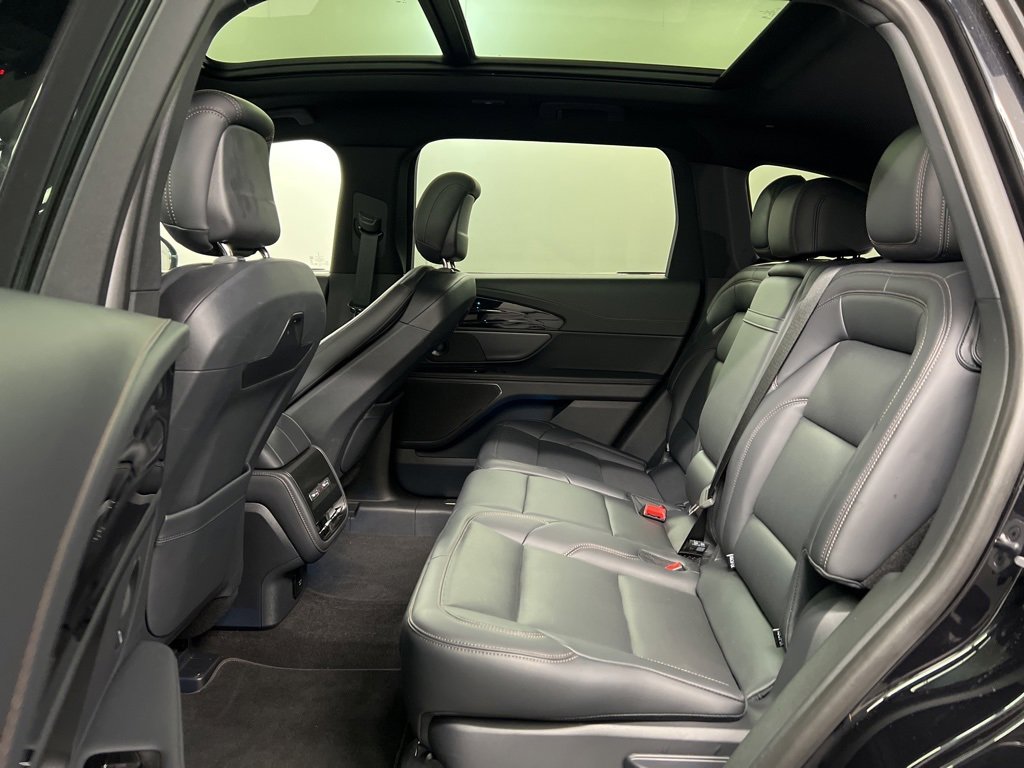 Certified 2025 Lincoln Nautilus Premier w/ Equipment Group 102A image 32