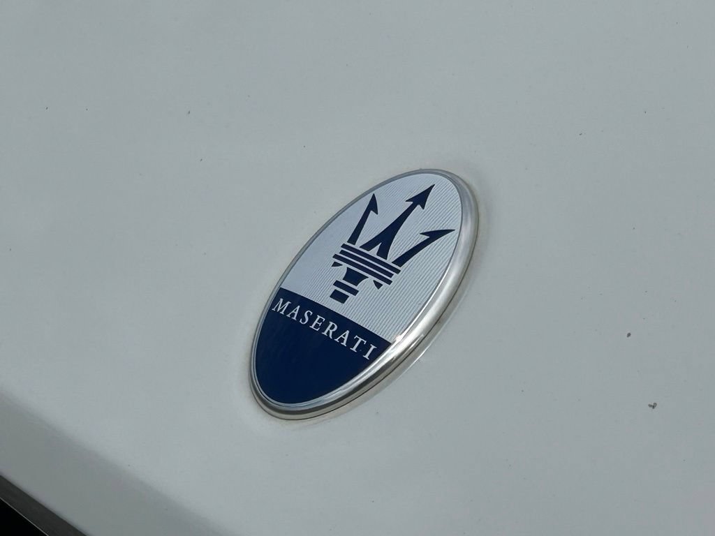 Used 2023 Maserati Levante GT AWD/4WD image 46