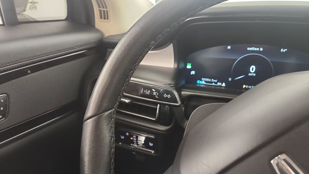 Used 2023 Lincoln Nautilus AWD image 17