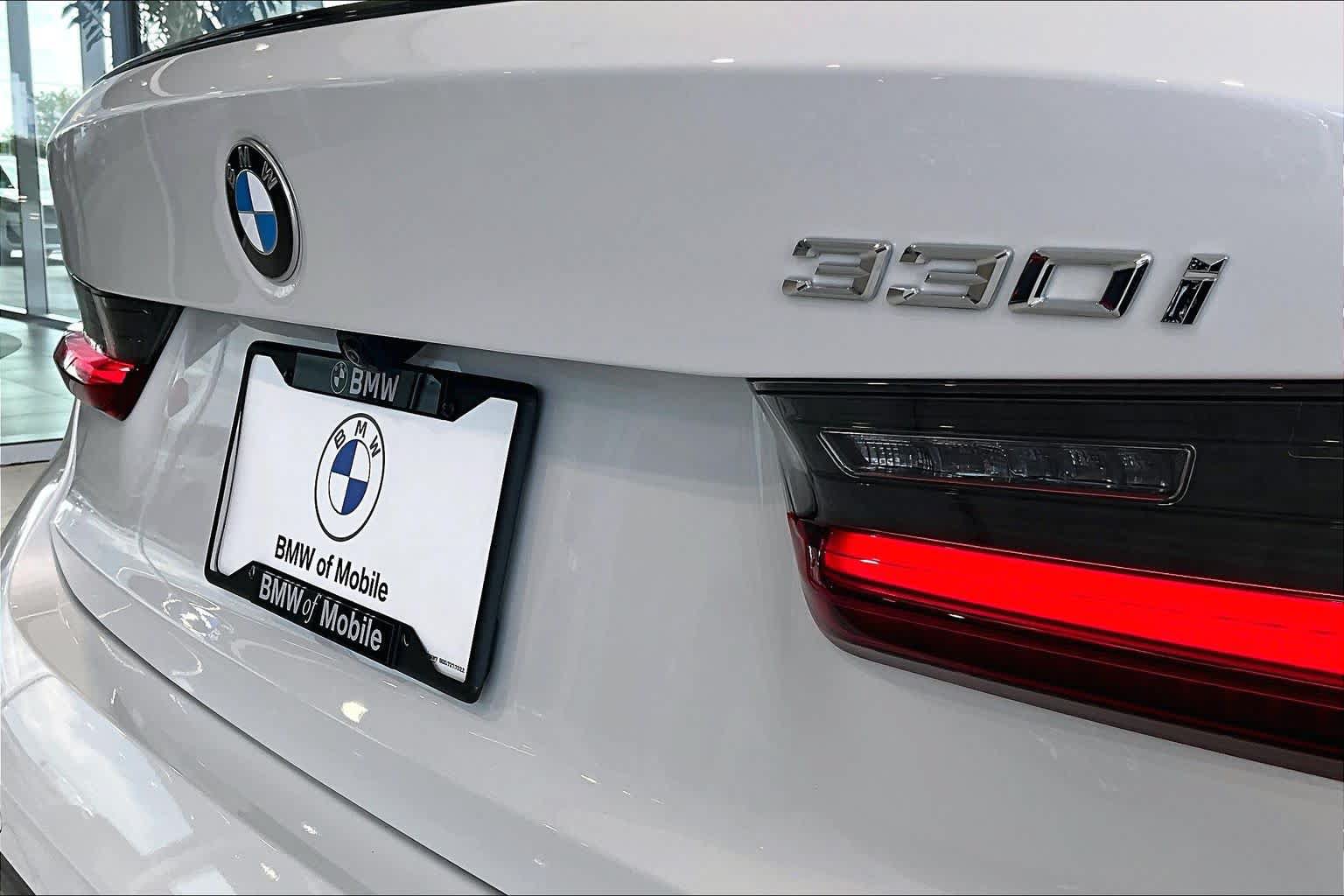 New 2026 BMW 330i Sedan w/ M Sport Package RWD image 16