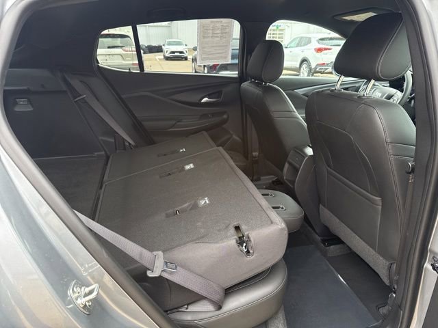 Used 2025 Buick Envista Preferred image 38