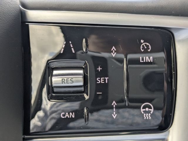Used 2025 Land Rover Range Rover SE AWD/4WD image 23