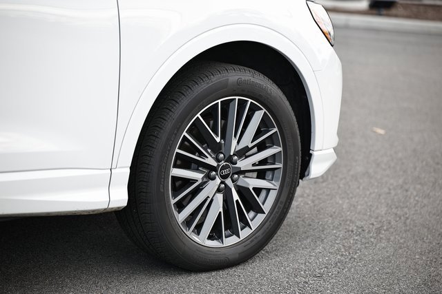 Used 2021 Audi Q3 2.0T Premium w/ Convenience Package image 5