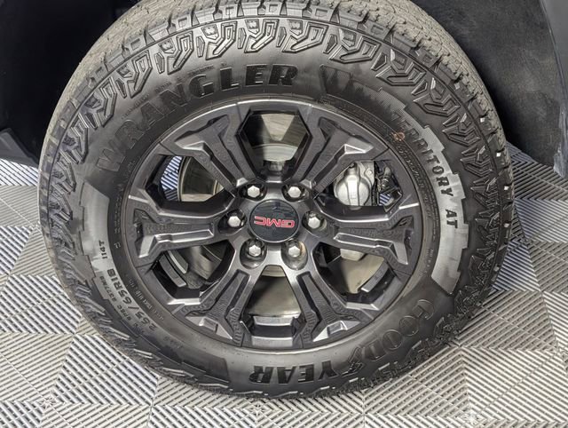 Used 2025 GMC Canyon Elevation w/ Convenience Package AWD/4WD image 8
