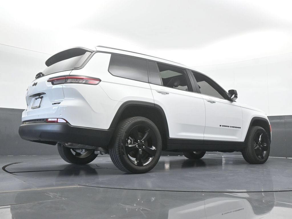 Used 2025 Jeep Grand Cherokee L Limited w/ Black Appearance Package AWD/4WD image 70