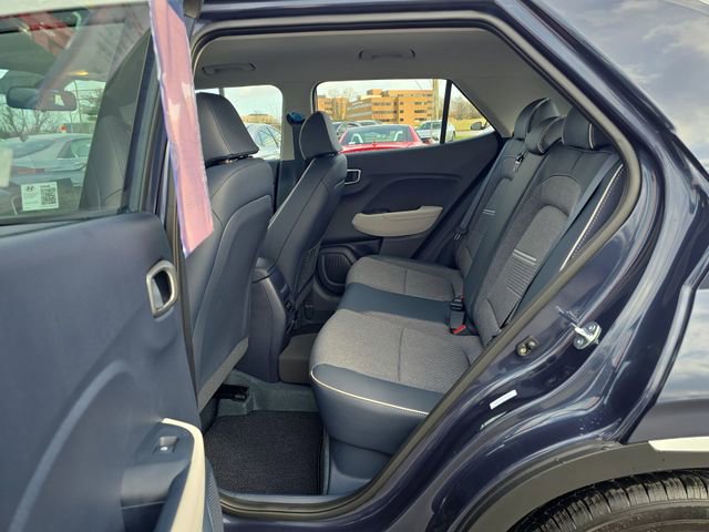 Used 2025 Hyundai Venue Limited image 21