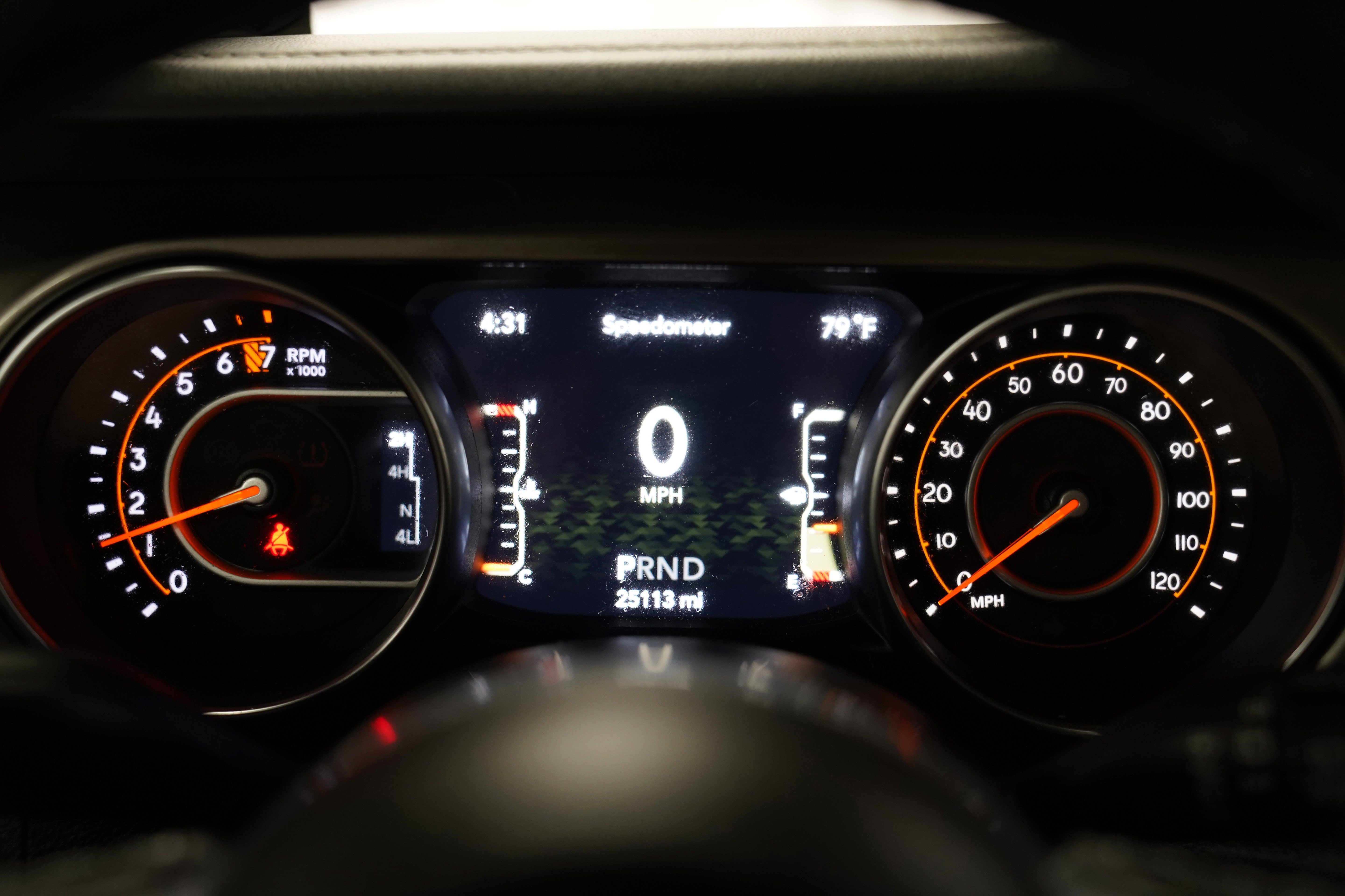 Used 2021 Jeep Wrangler Unlimited Sahara w/ Dual Top Group AWD/4WD image 21