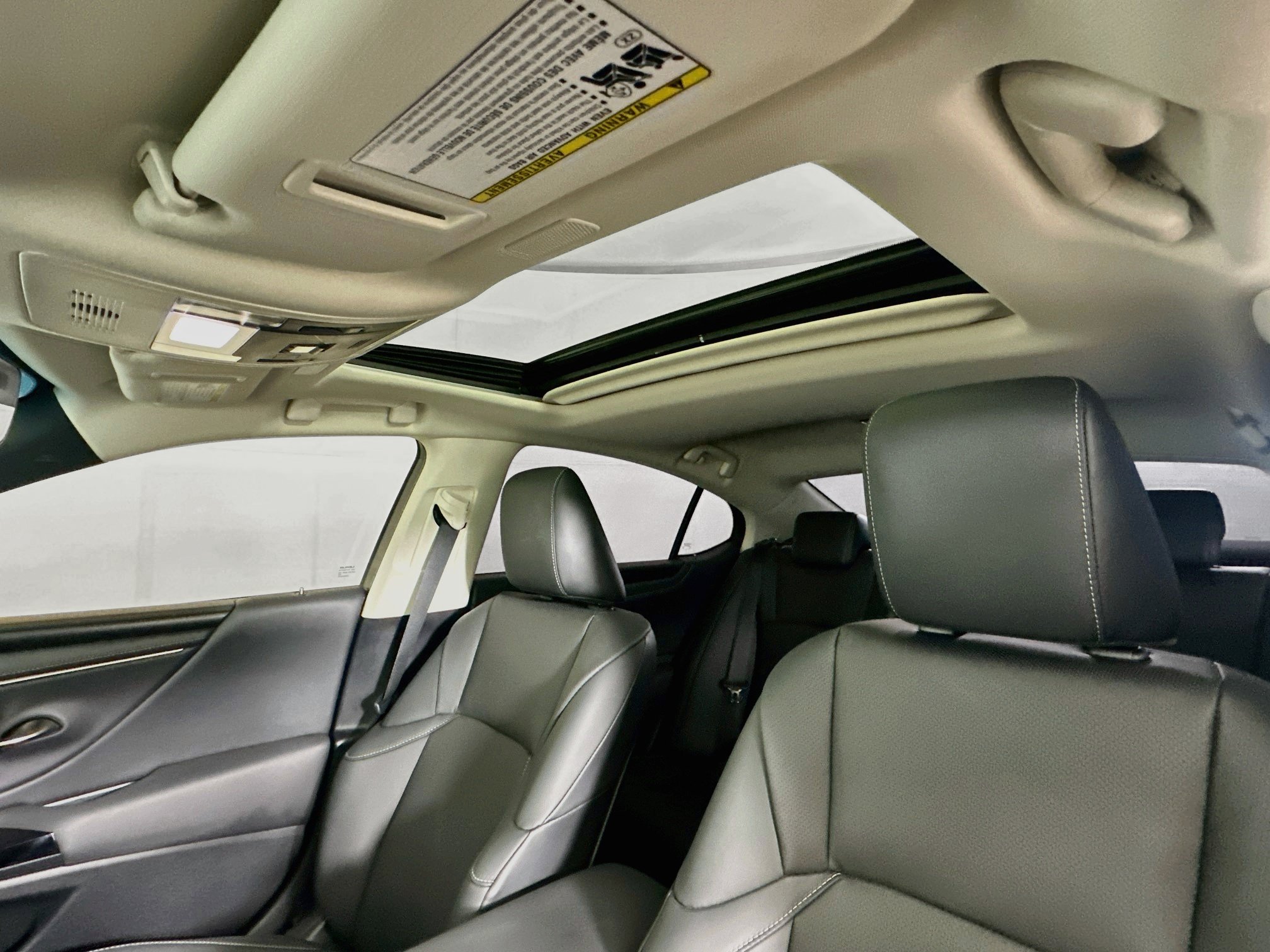 Used 2024 Lexus ES 300h w/ Premium Package FWD image 25