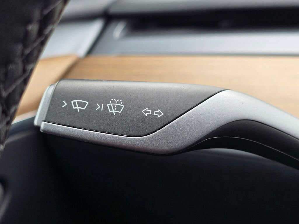 Used 2024 Tesla Model Y Long Range AWD/4WD image 33