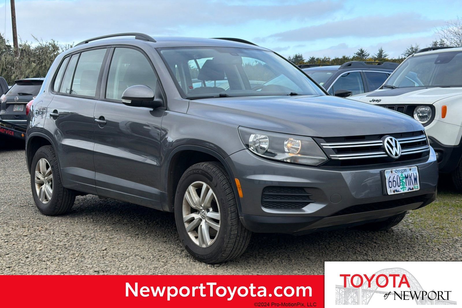 Used 2017 Volkswagen Tiguan S image 1