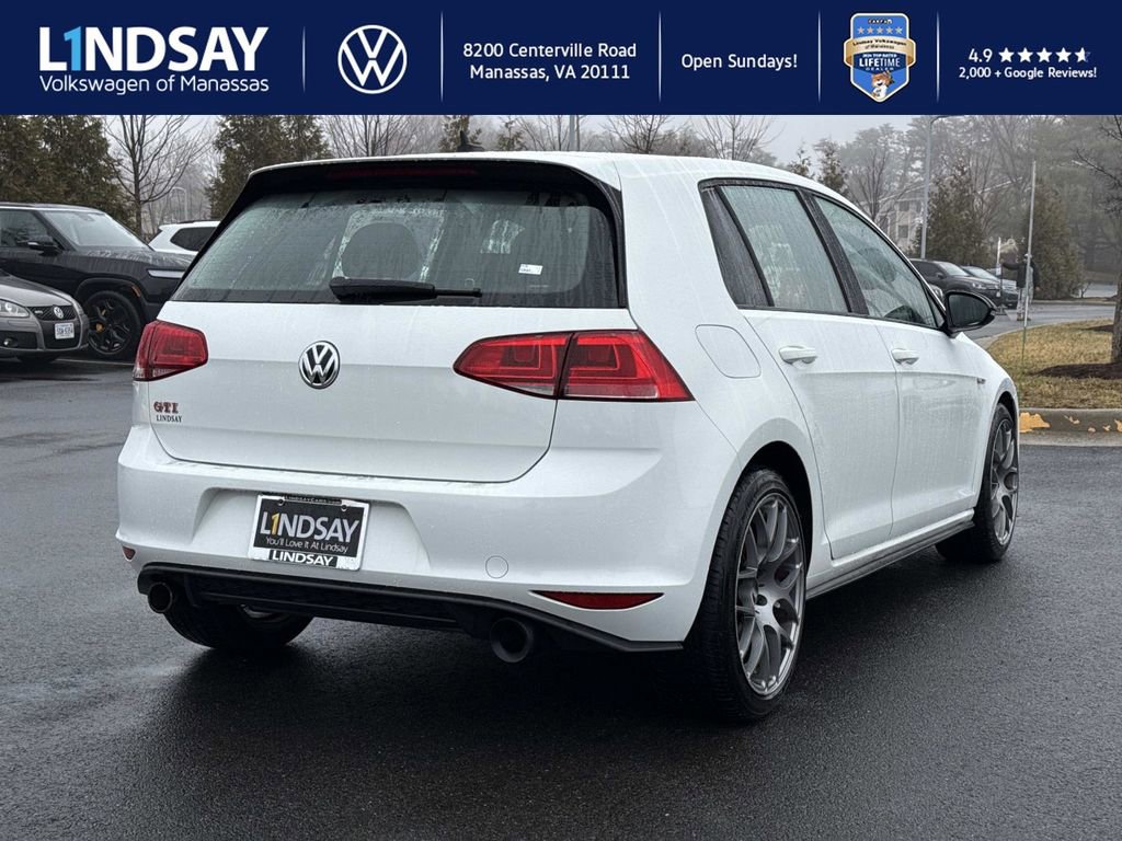 Used 2017 Volkswagen GTI SE image 2