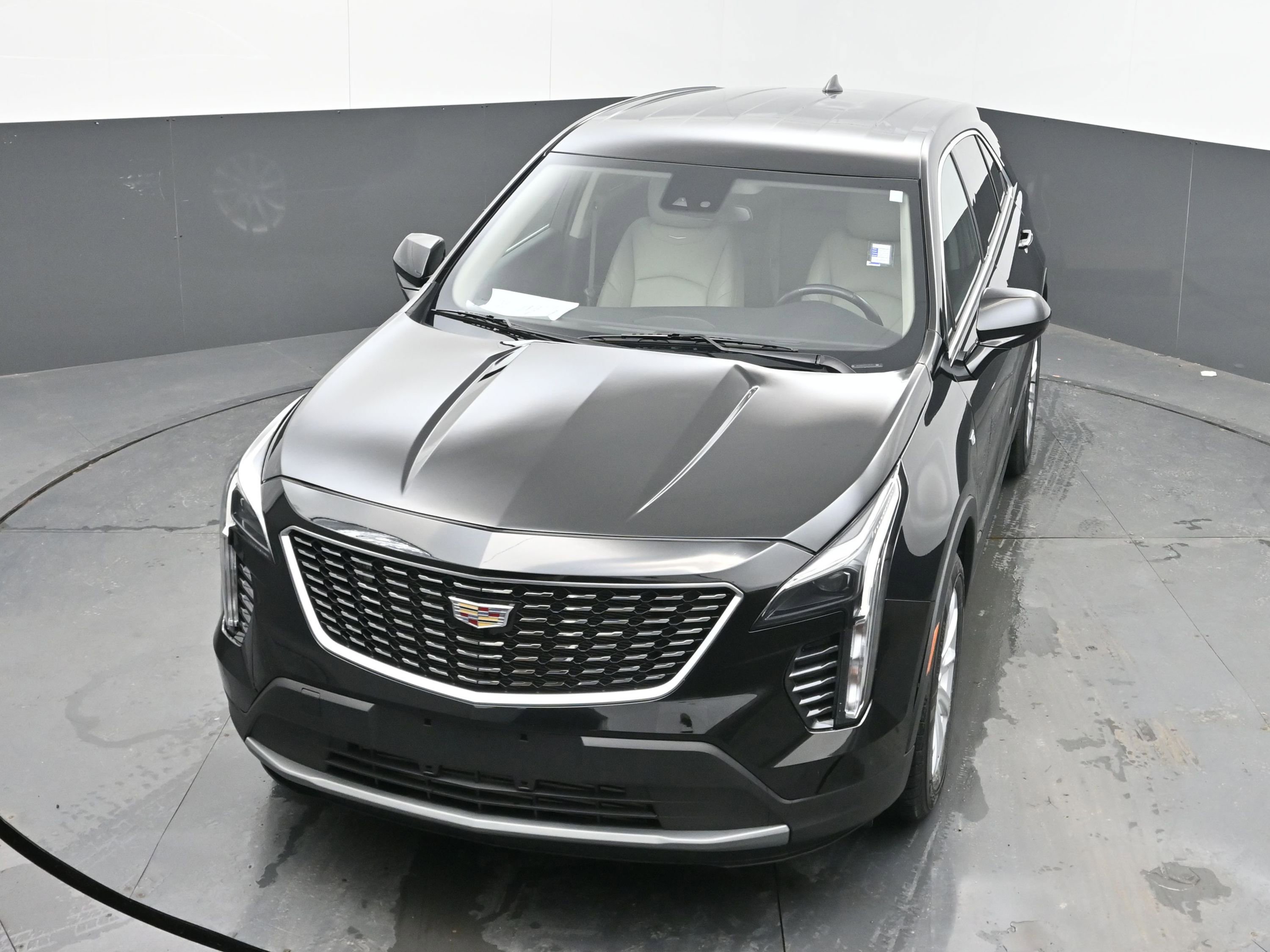 Used 2023 Cadillac XT4 Luxury w/ Cold Weather Package image 35