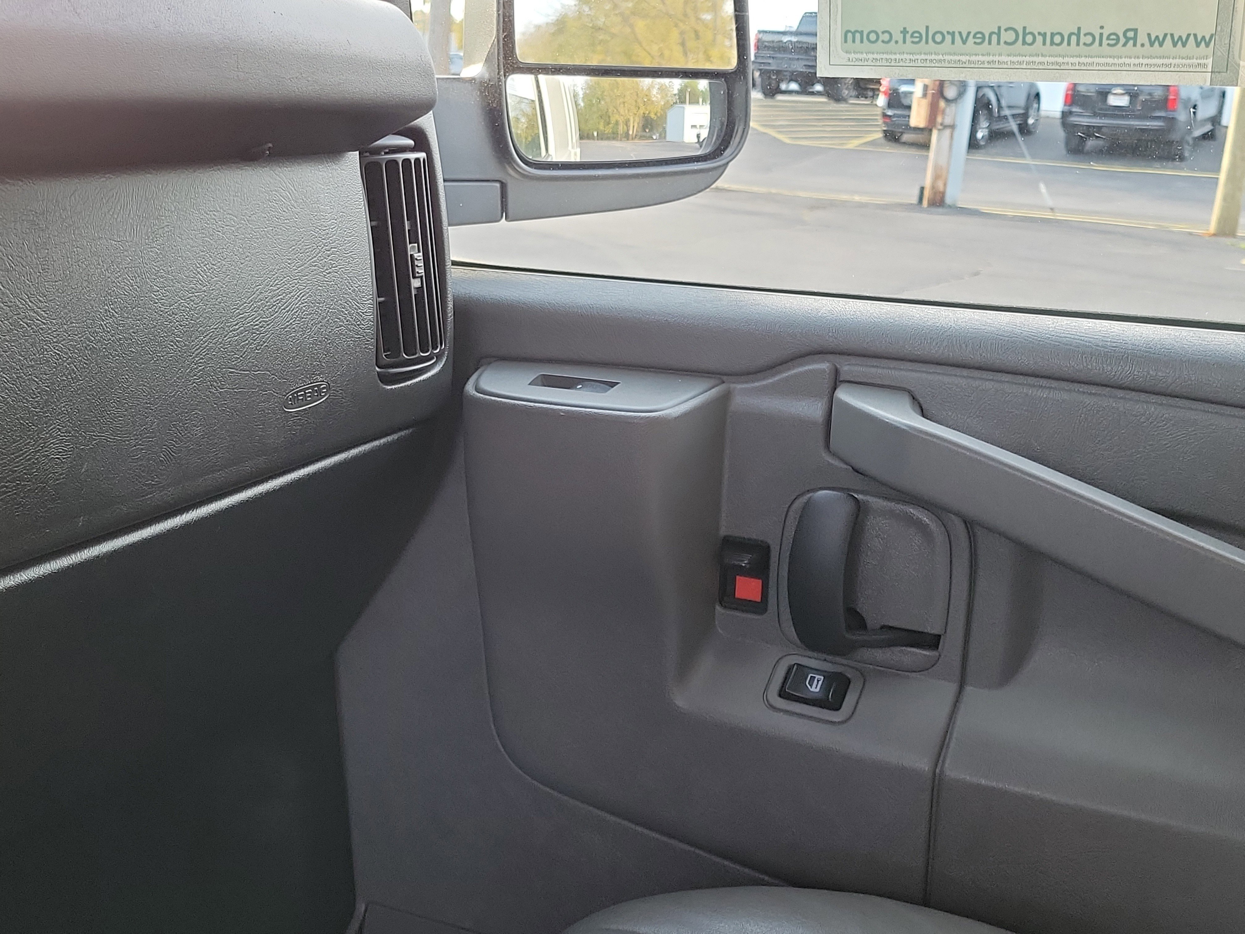 Used 2020 GMC Savana 2500 Extended w/ Driver Convenience Package image 30