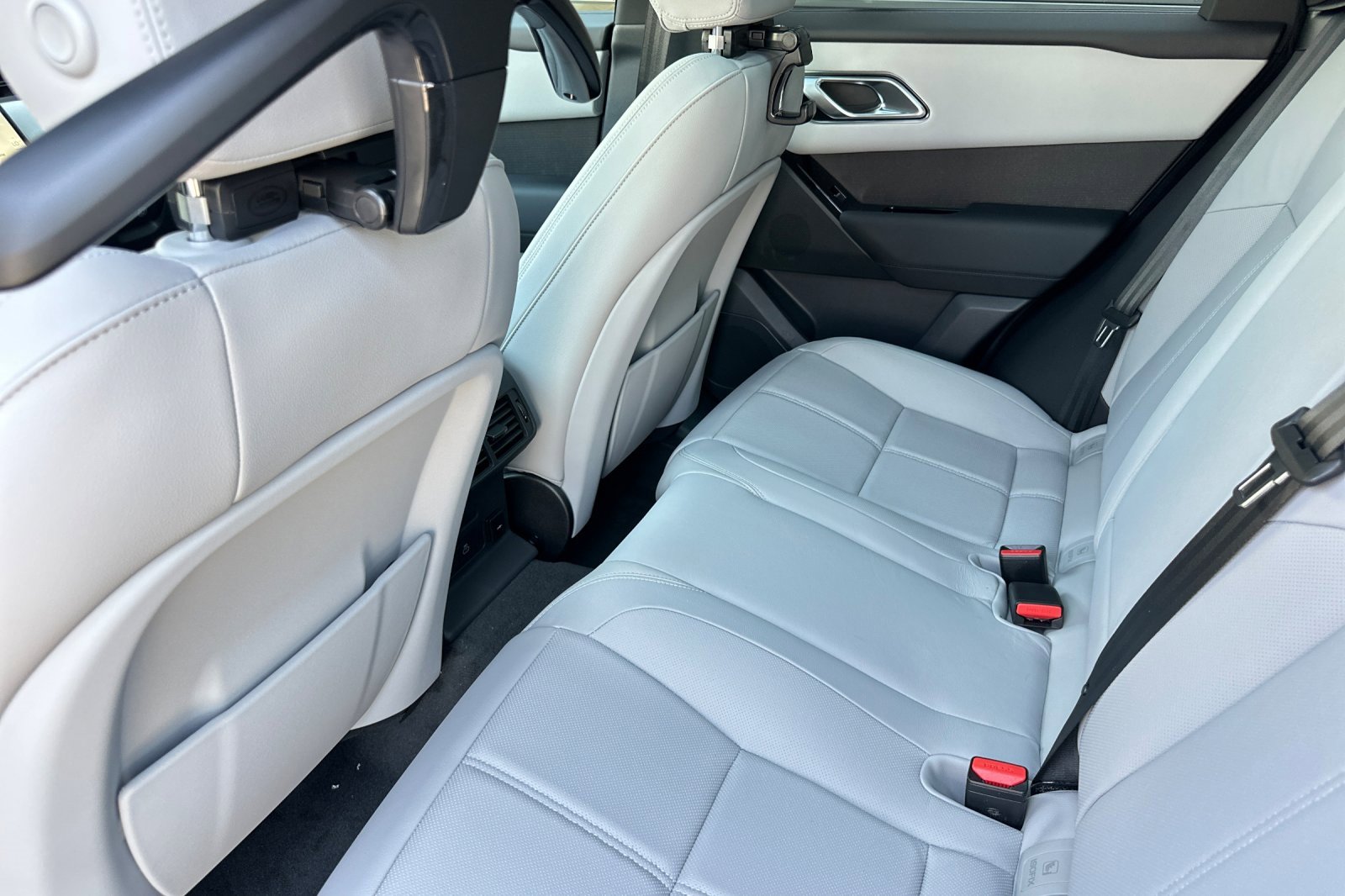 New 2026 Land Rover Range Rover Velar Dynamic SE image 12