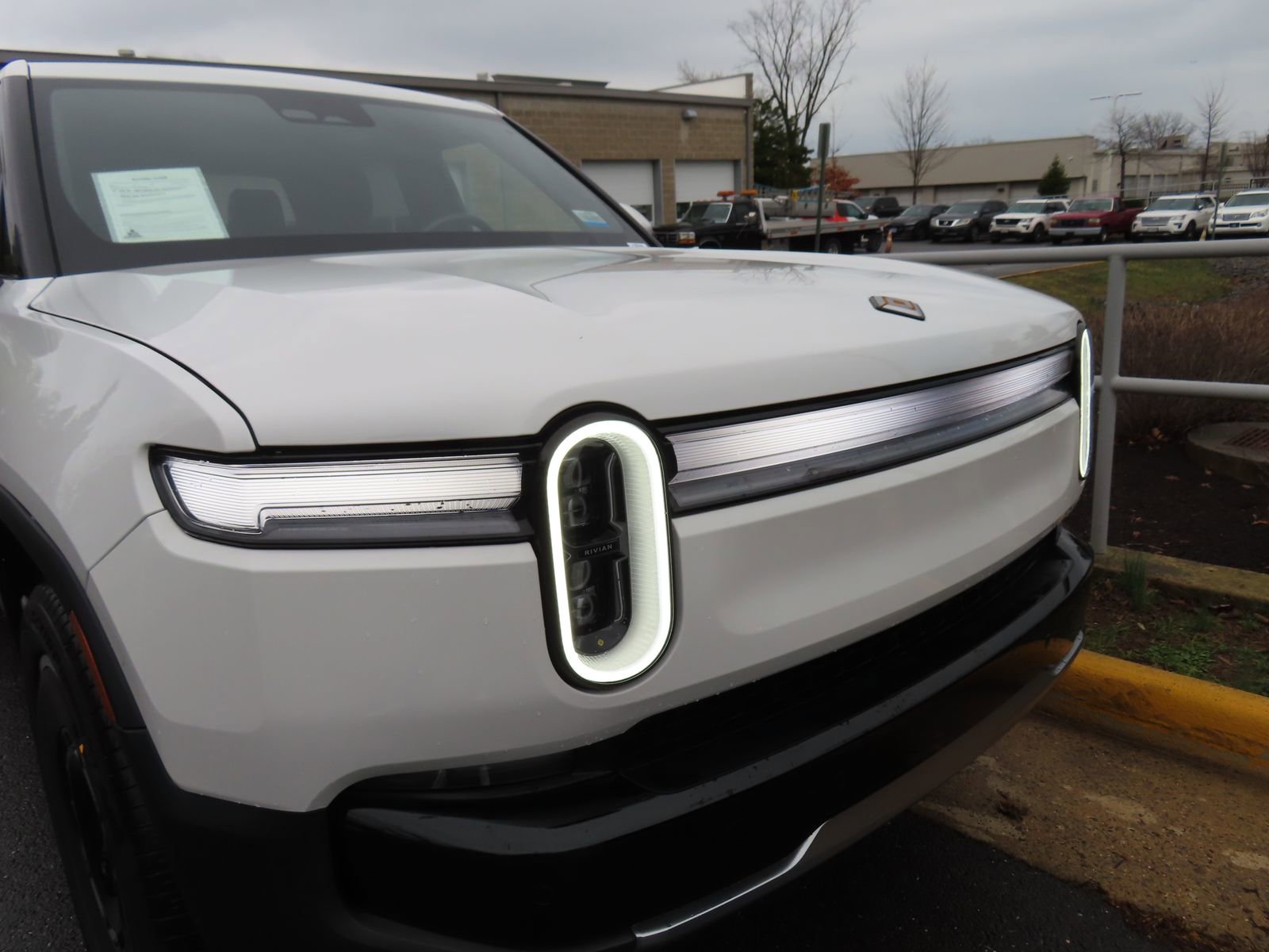 Used 2025 Rivian R1T Adventure AWD/4WD image 9