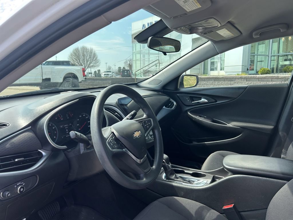 Used 2022 Chevrolet Malibu LS image 9