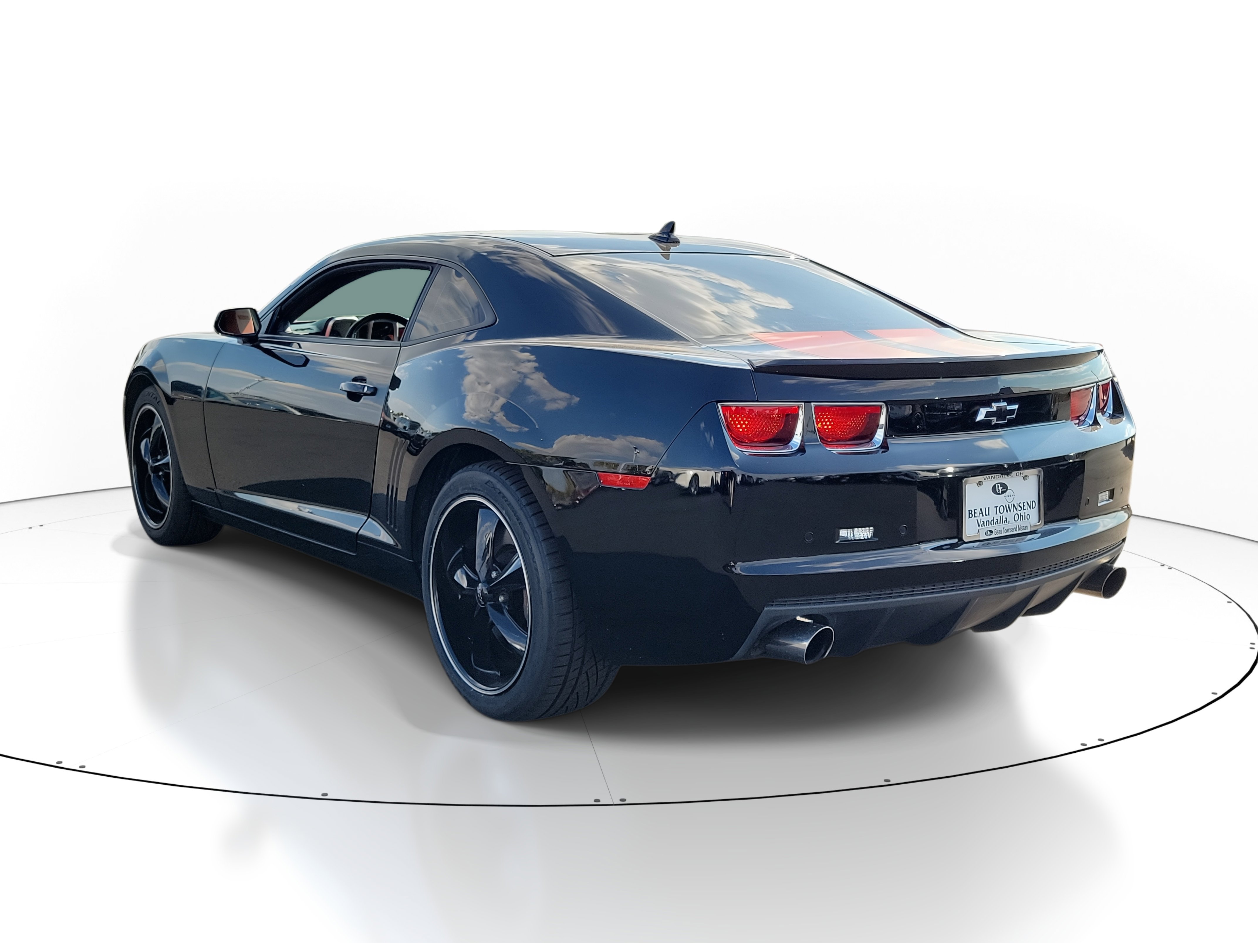 Used 2013 Chevrolet Camaro SS w/ RS Package image 3