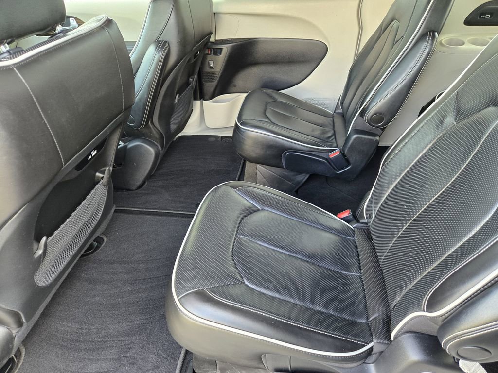 Used 2022 Chrysler Pacifica Limited image 28