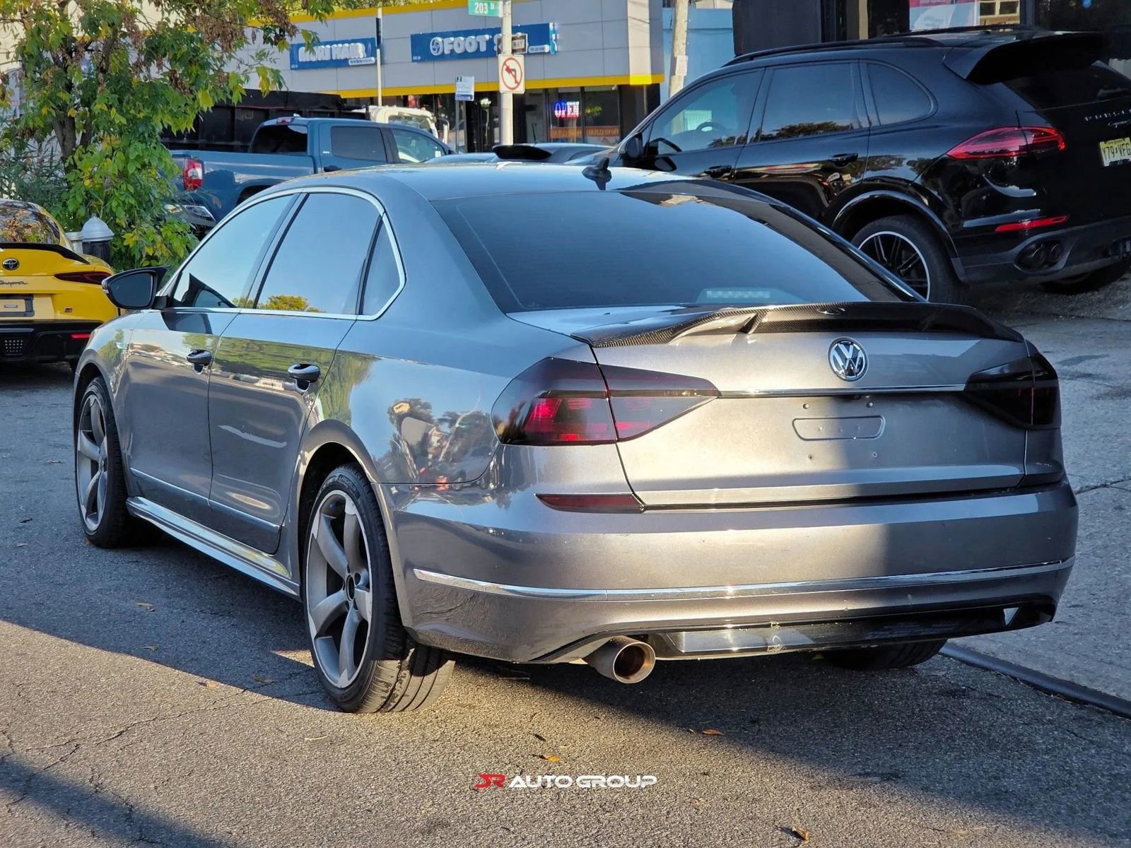 Used 2017 Volkswagen Passat 1.8T R-Line image 7