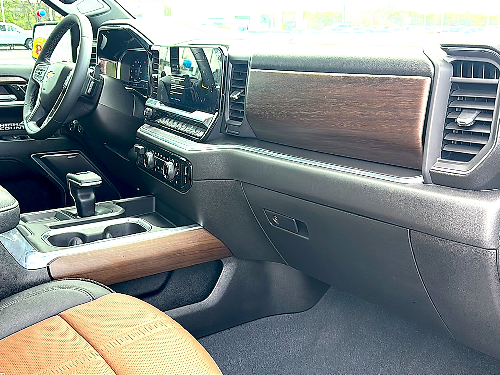 Used 2024 Chevrolet Silverado 1500 High Country w/ High Country Premium Package image 23