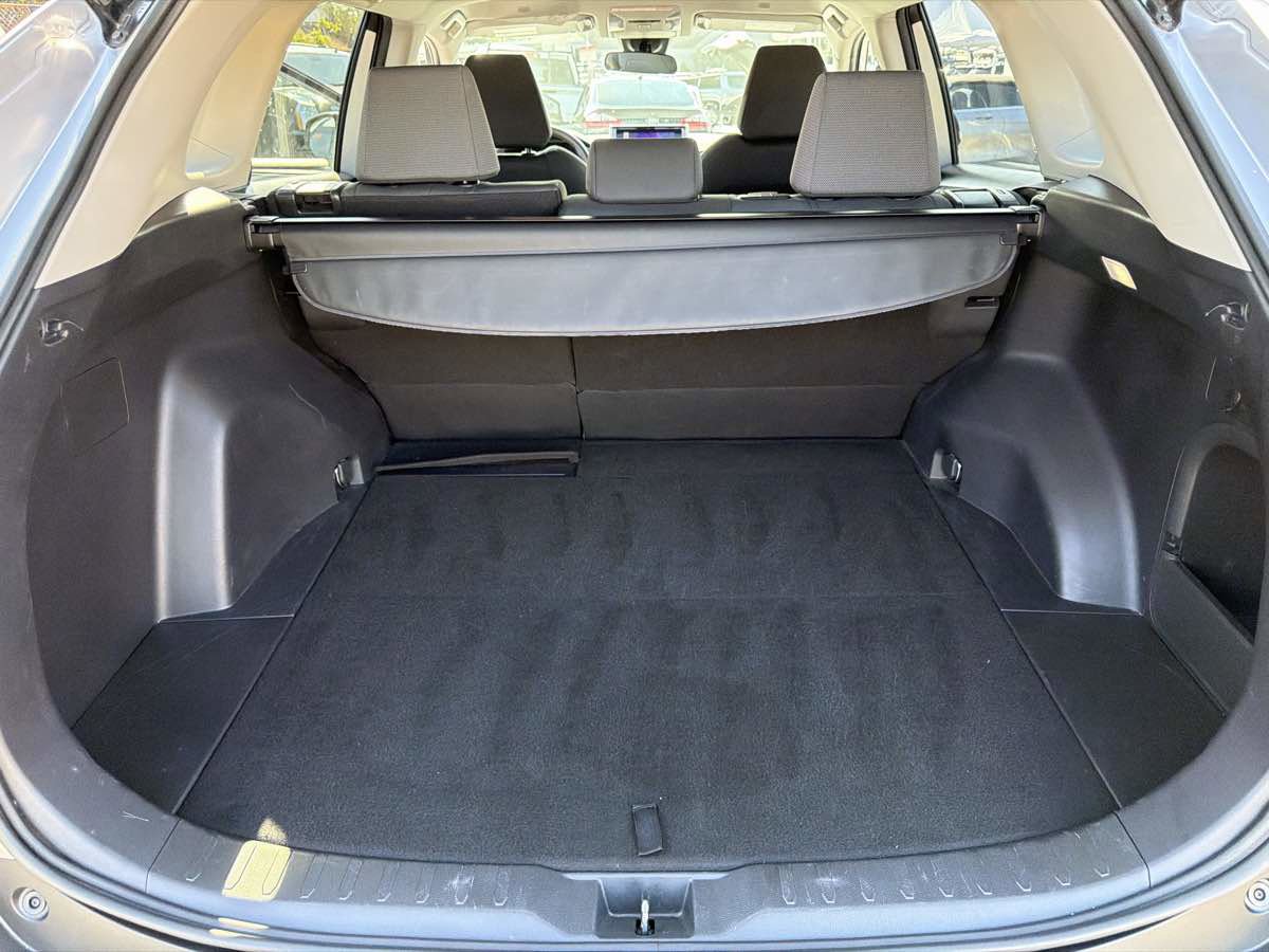 Used 2025 Toyota RAV4 XLE image 20