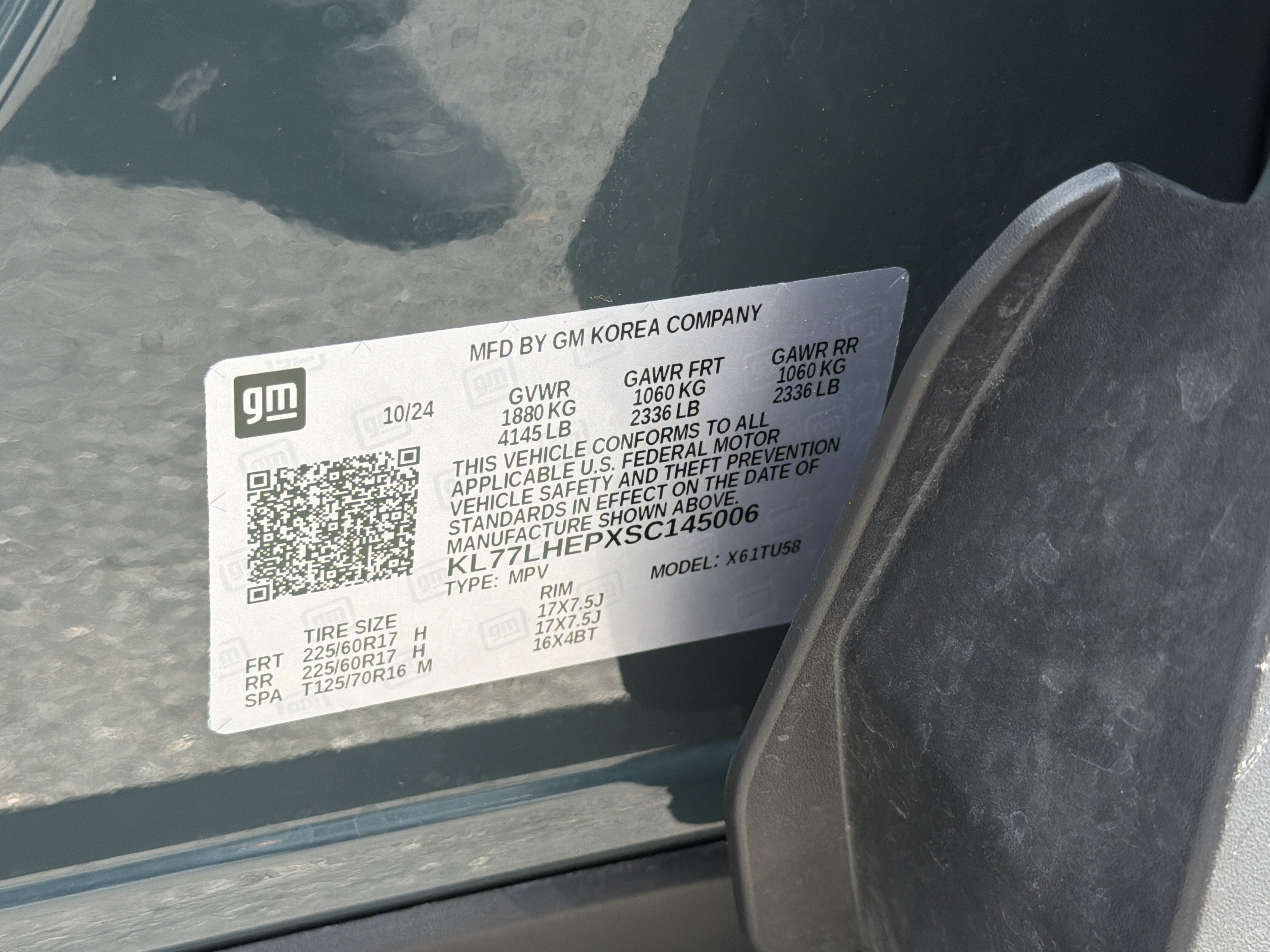 Used 2025 Chevrolet Trax LT FWD image 36