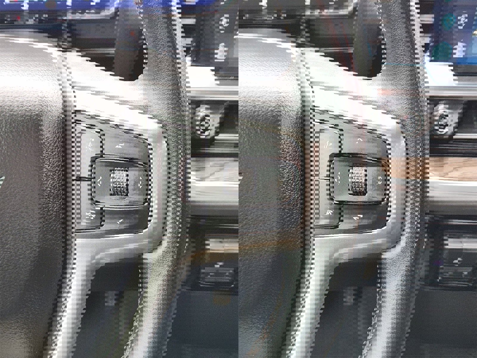 Used 2024 Chevrolet Silverado 2500 LT image 29