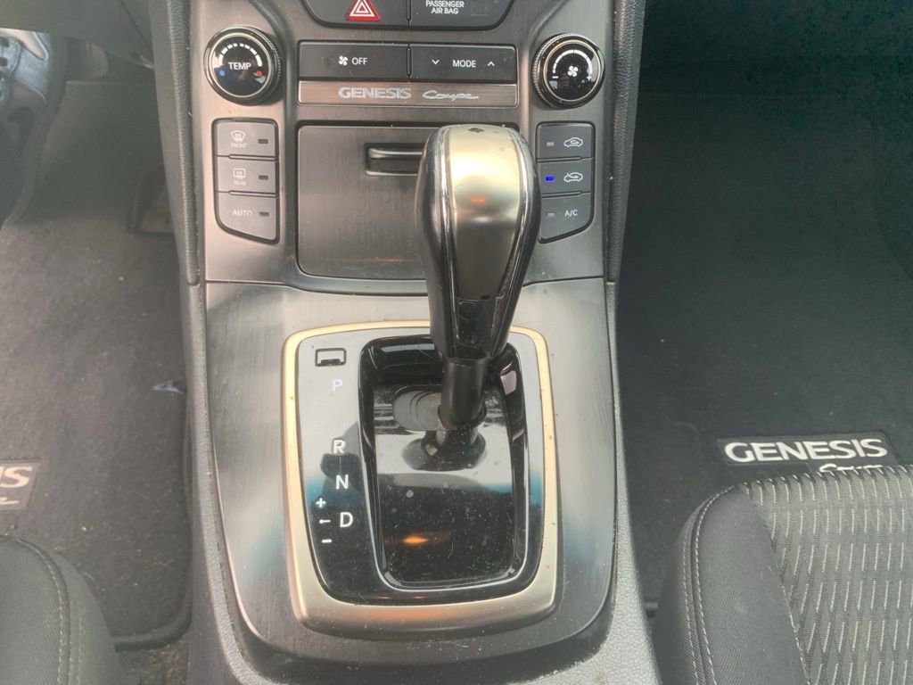 Used 2014 Hyundai Genesis 2.0T image 19